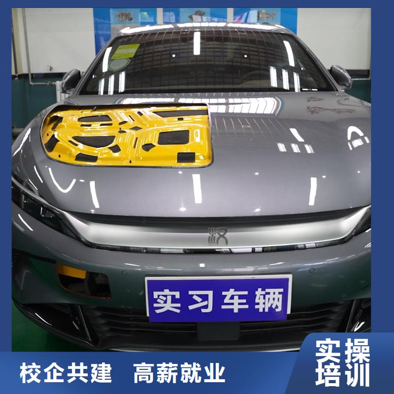 平泉参观汽修实训车间专业齐全