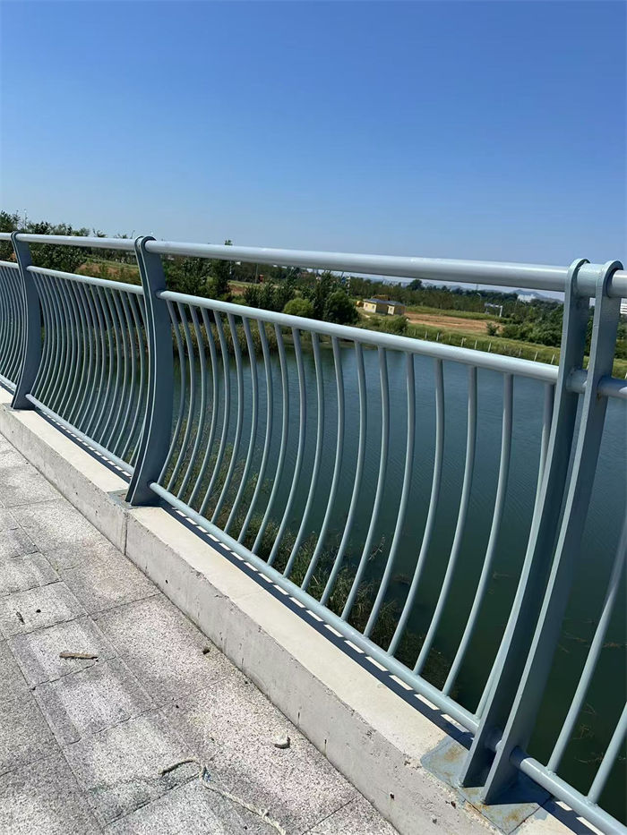 安次不锈钢复合管护栏-铝合金景观护栏让利客户