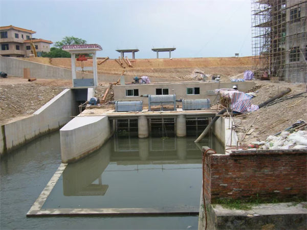 河北阶梯式不锈钢格栅除污机来电咨询