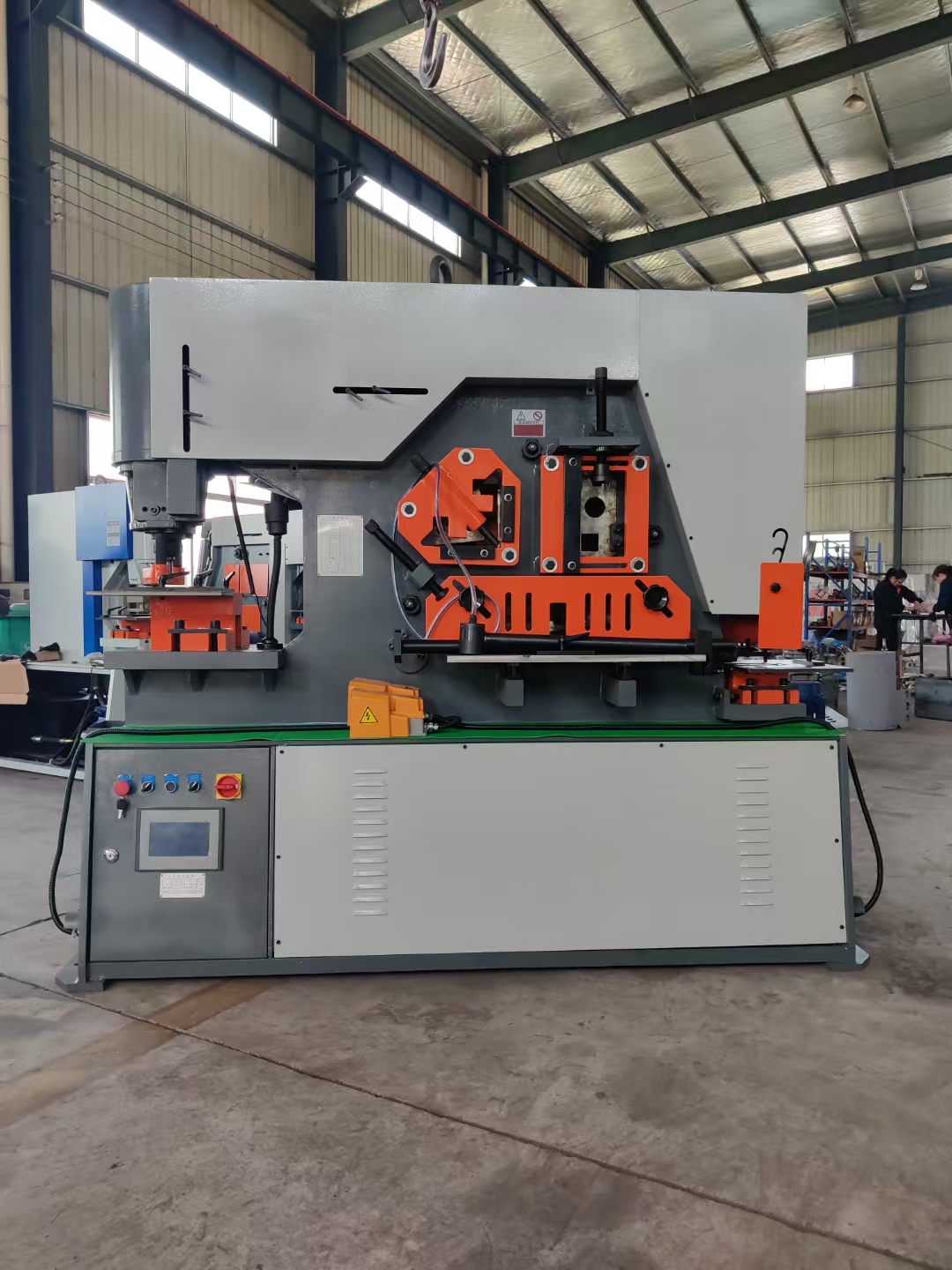 新津小导管缩尖机小导管冲孔机选择我们没错