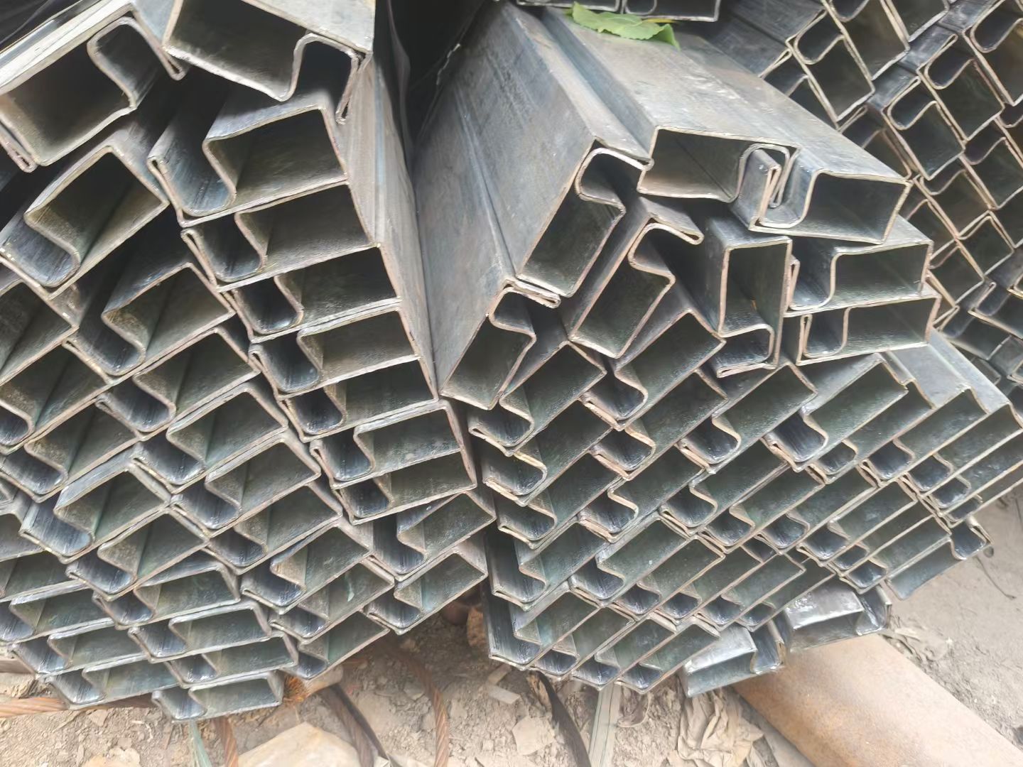 平昌异形钢55*100镀锌馒头管源头工厂