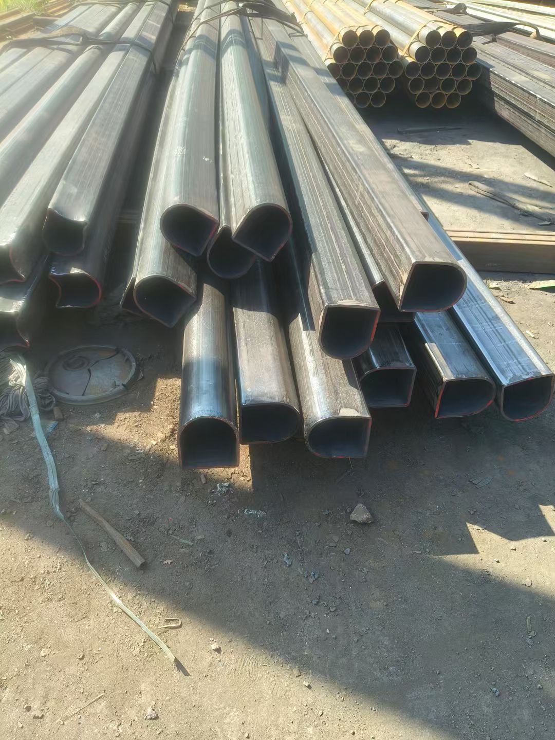 洛川异形钢凹槽镀锌管生产厂家好产品价格低