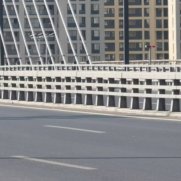 罗定护栏高铁护栏细节之处更加用心