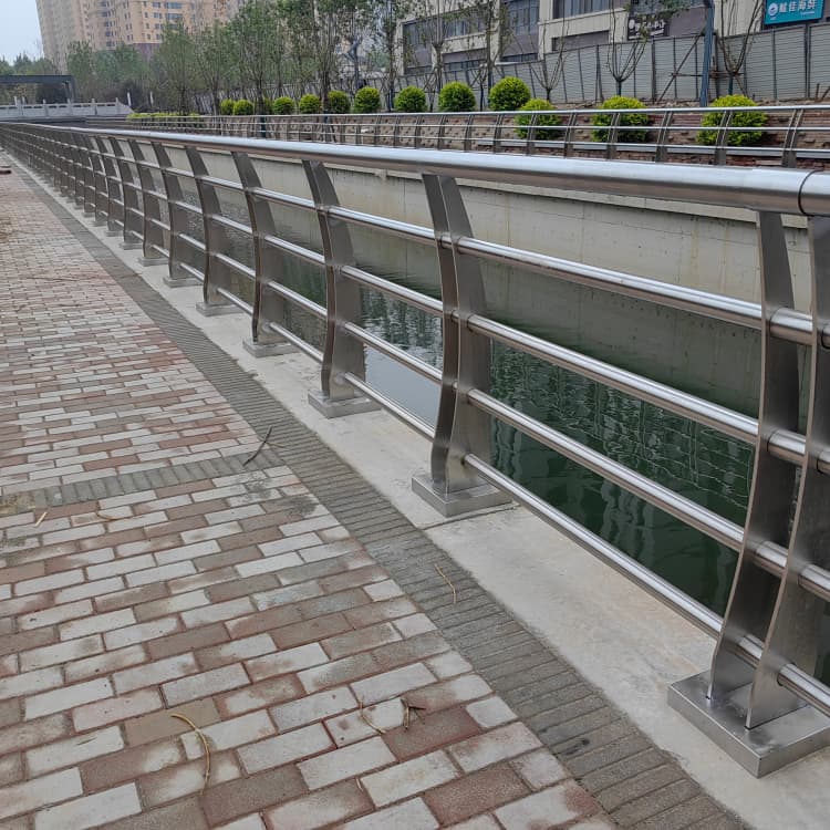 离石护栏复合管护栏客户满意度高