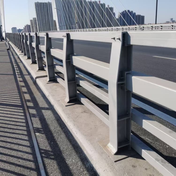 清丰护栏,站台栏杆专心专注专业