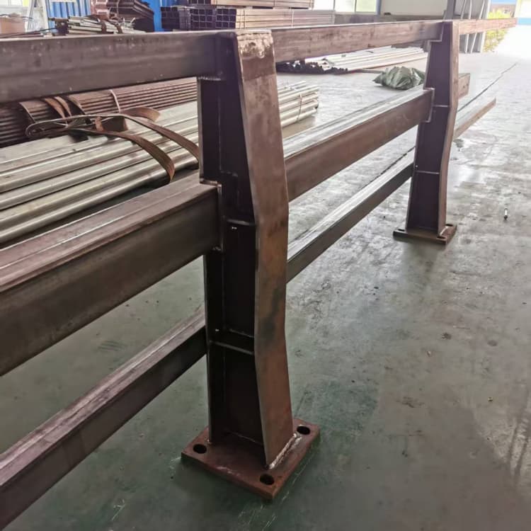 包头护栏桥梁护栏当日价格