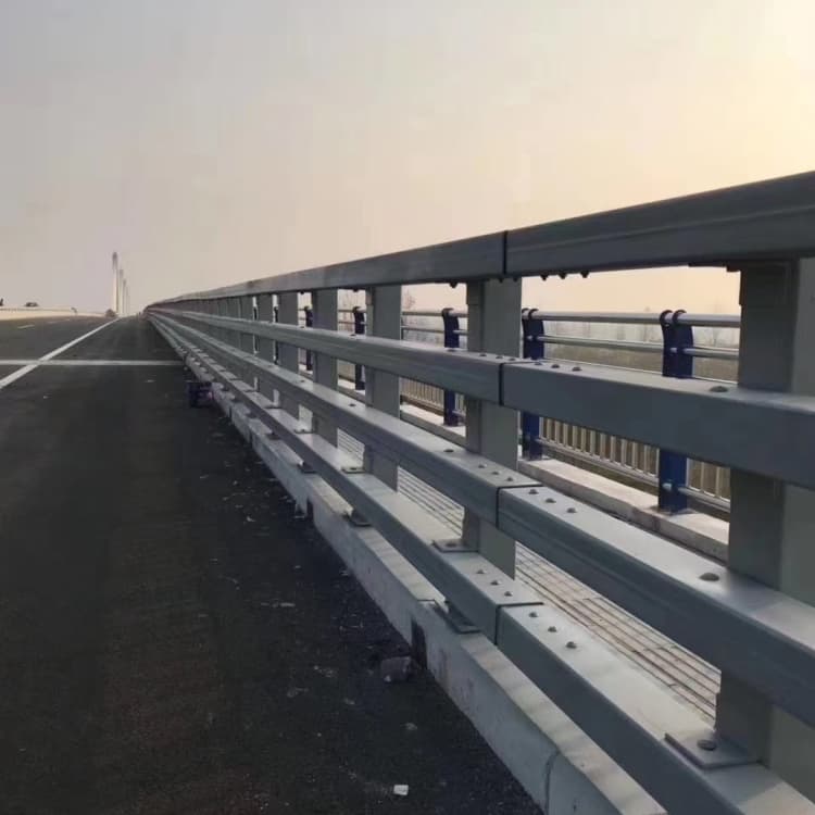 护栏-铝合金护栏厂家货源本地生产厂家