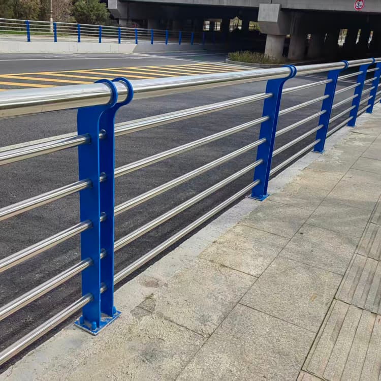 呼兰护栏铝合金护栏厂家型号齐全