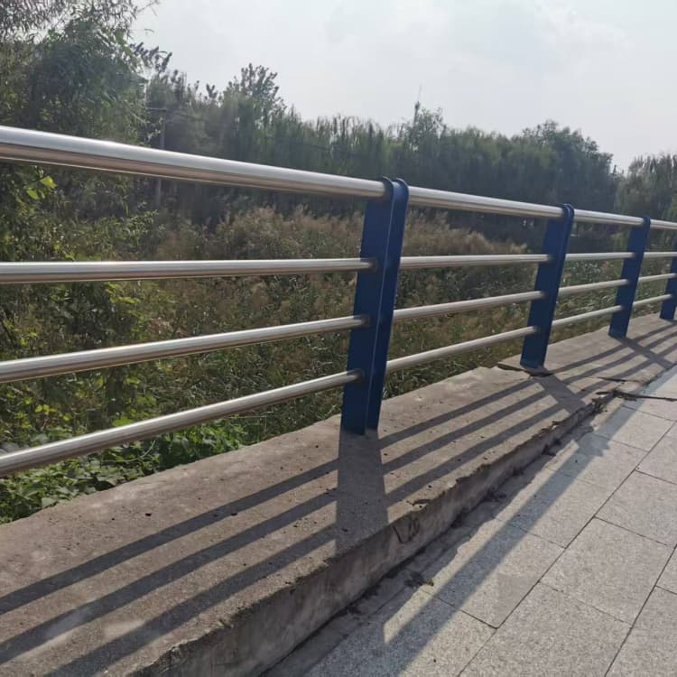 丹江口护栏_复合管护栏免费回电