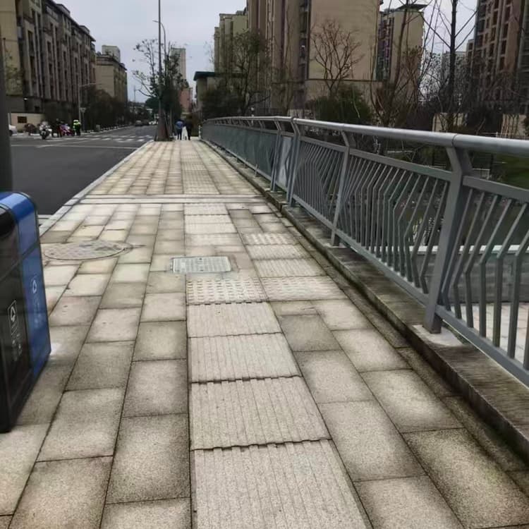 护栏复合管护栏适用范围广