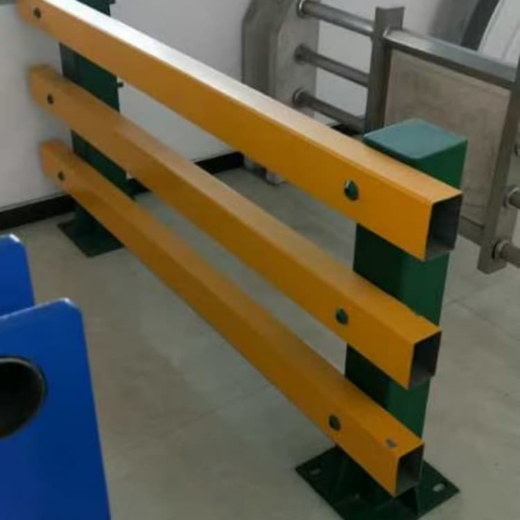 东营护栏_高铁护栏根据要求定制