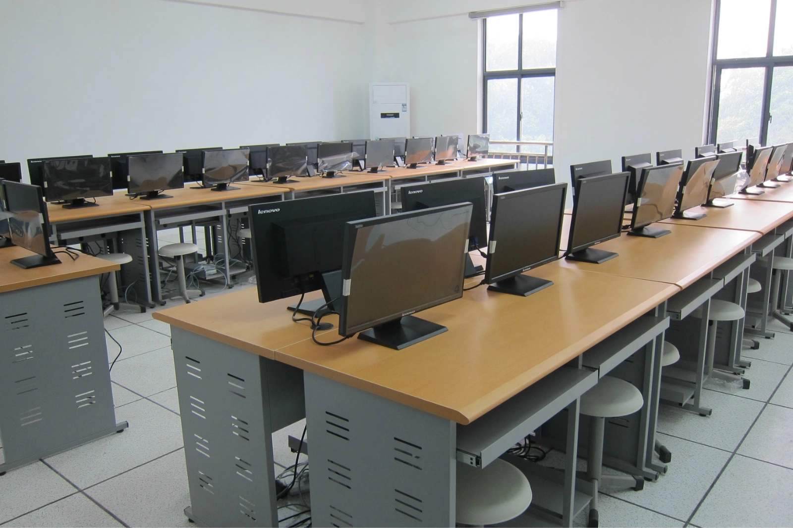 罗山防静电地板全钢通风防静电地板送货上门