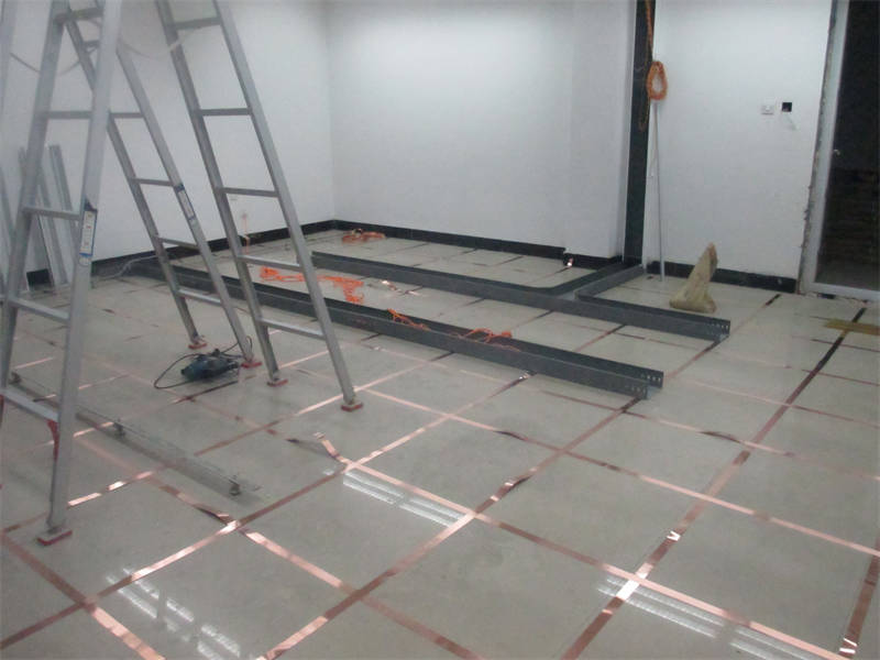 城阳防静电地板_无边防静电地板产品优势特点