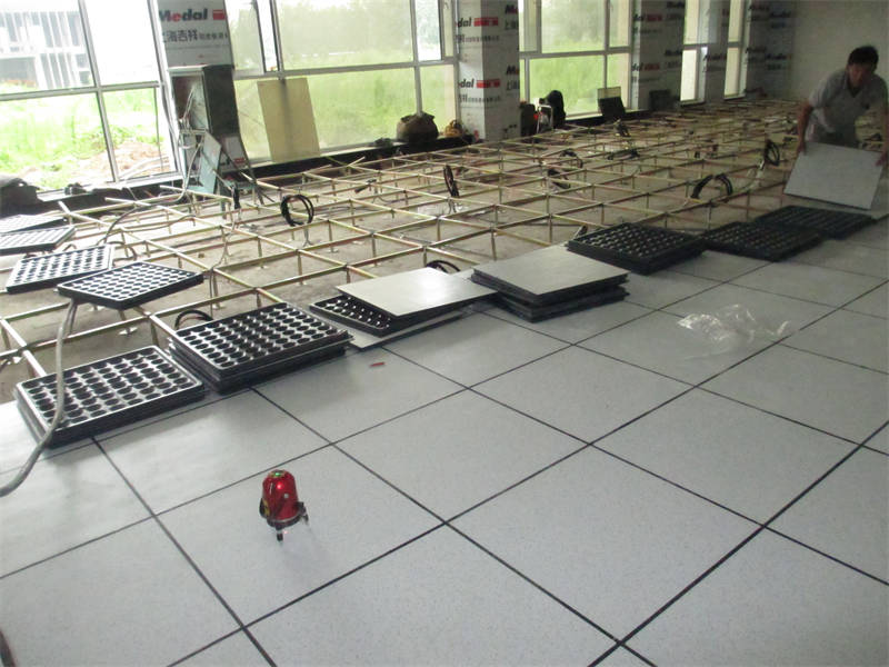 房县防静电地板直铺式性PVC防静电地板工厂直供