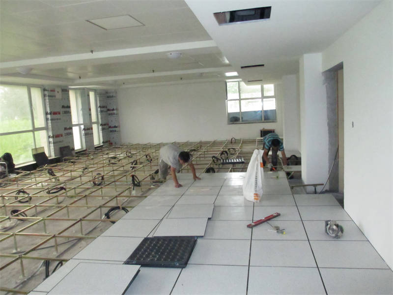 乐至防静电地板,三防抗静电地板厂家直销省心省钱