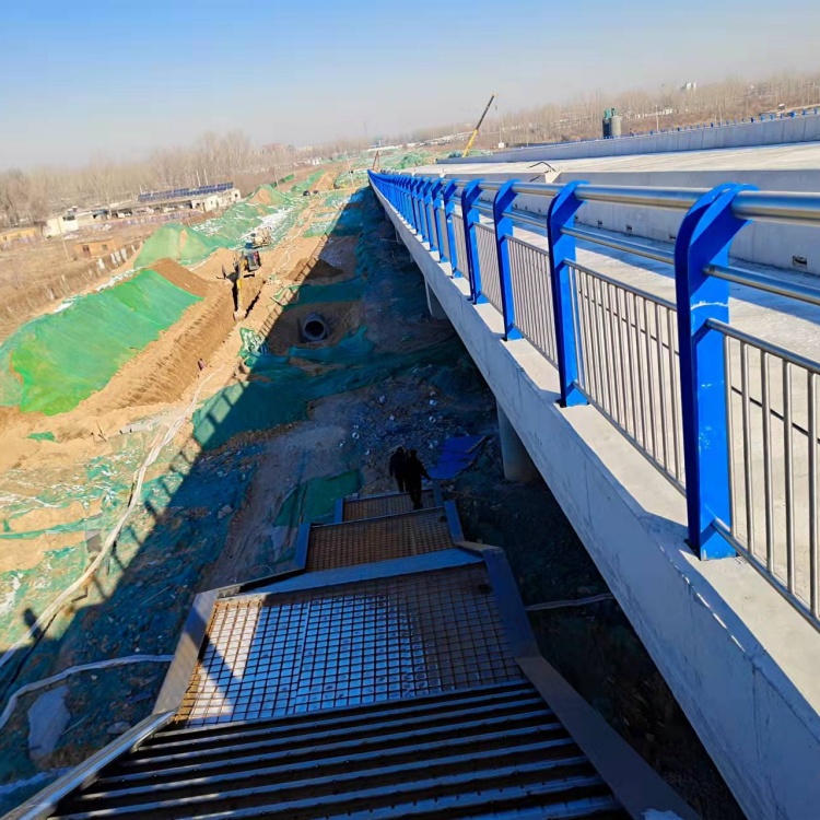 青州防撞护栏_大桥防撞栏杆订制批发