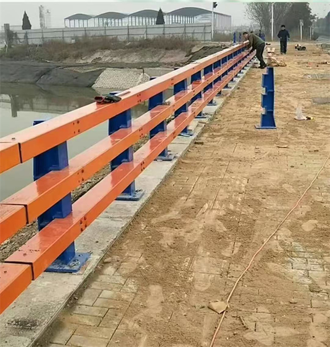 专业销售人行道护栏-保量制造厂家