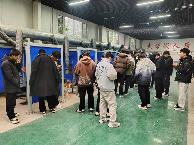 电气焊二保焊短期培训班|军事化管理封闭式校园