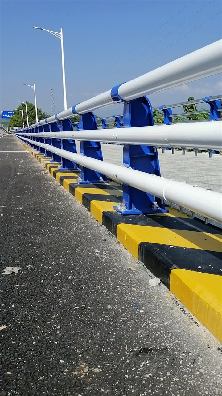 小金护栏-防撞桥梁护栏现货充足量大优惠