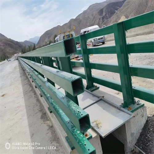 南通不锈钢复合管河道栏杆多少钱一米