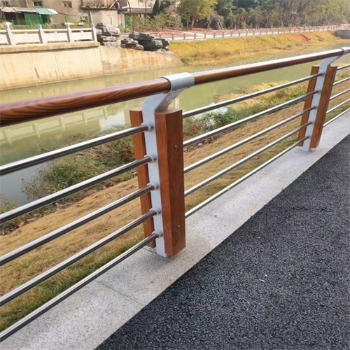 选购市政护栏厂家认准汇星达护栏工程有限公司