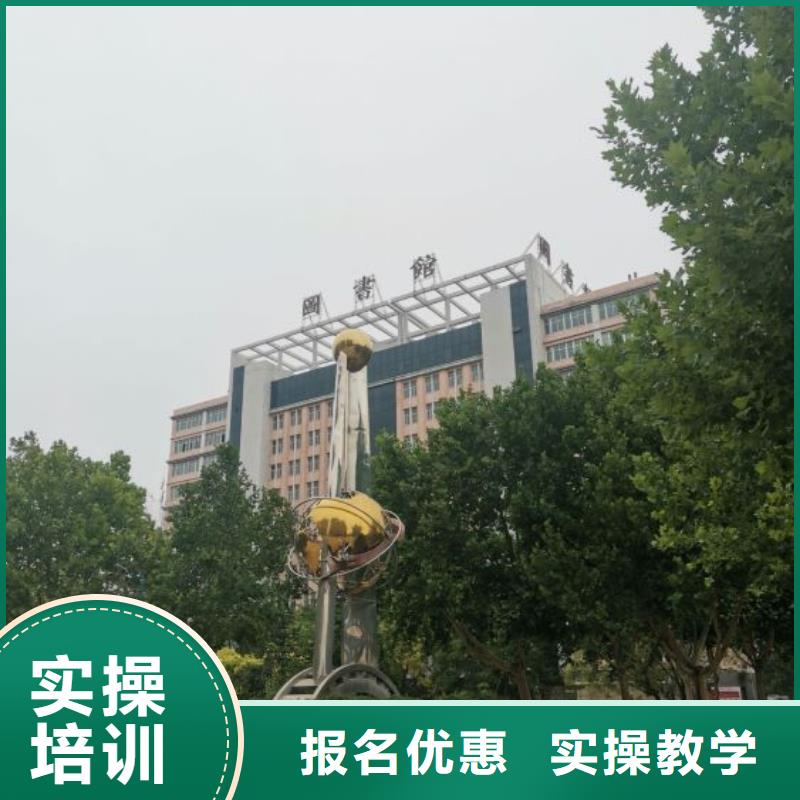 挖掘机培训学校虎振挖掘机学校保证学会全程实操