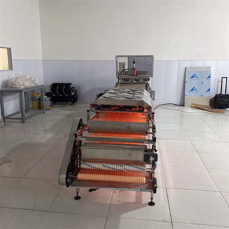 温州圆形烤鸭饼机万年红来帮你