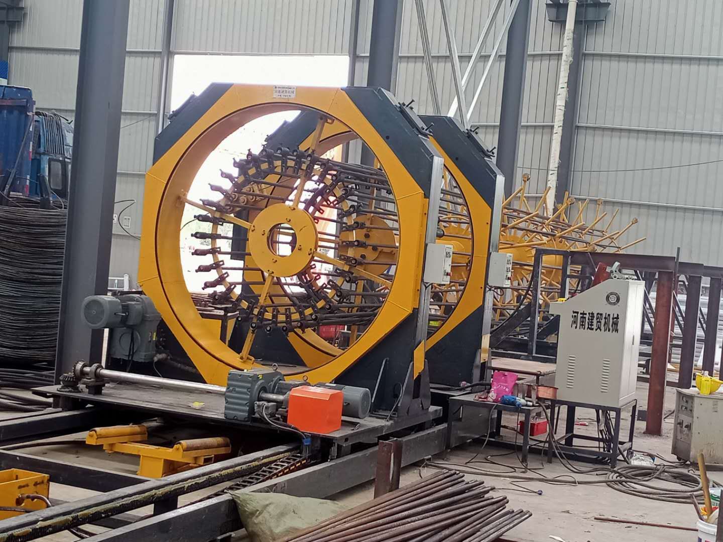 新洲建贸 钢筋笼滚焊机工作站全自动钢筋笼滚焊机快速物流发货