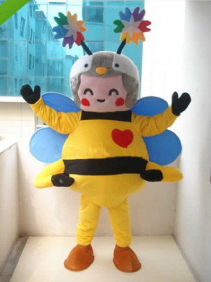 时尚人偶服装定制厂家,玩偶服娃娃可信的专业生产团队