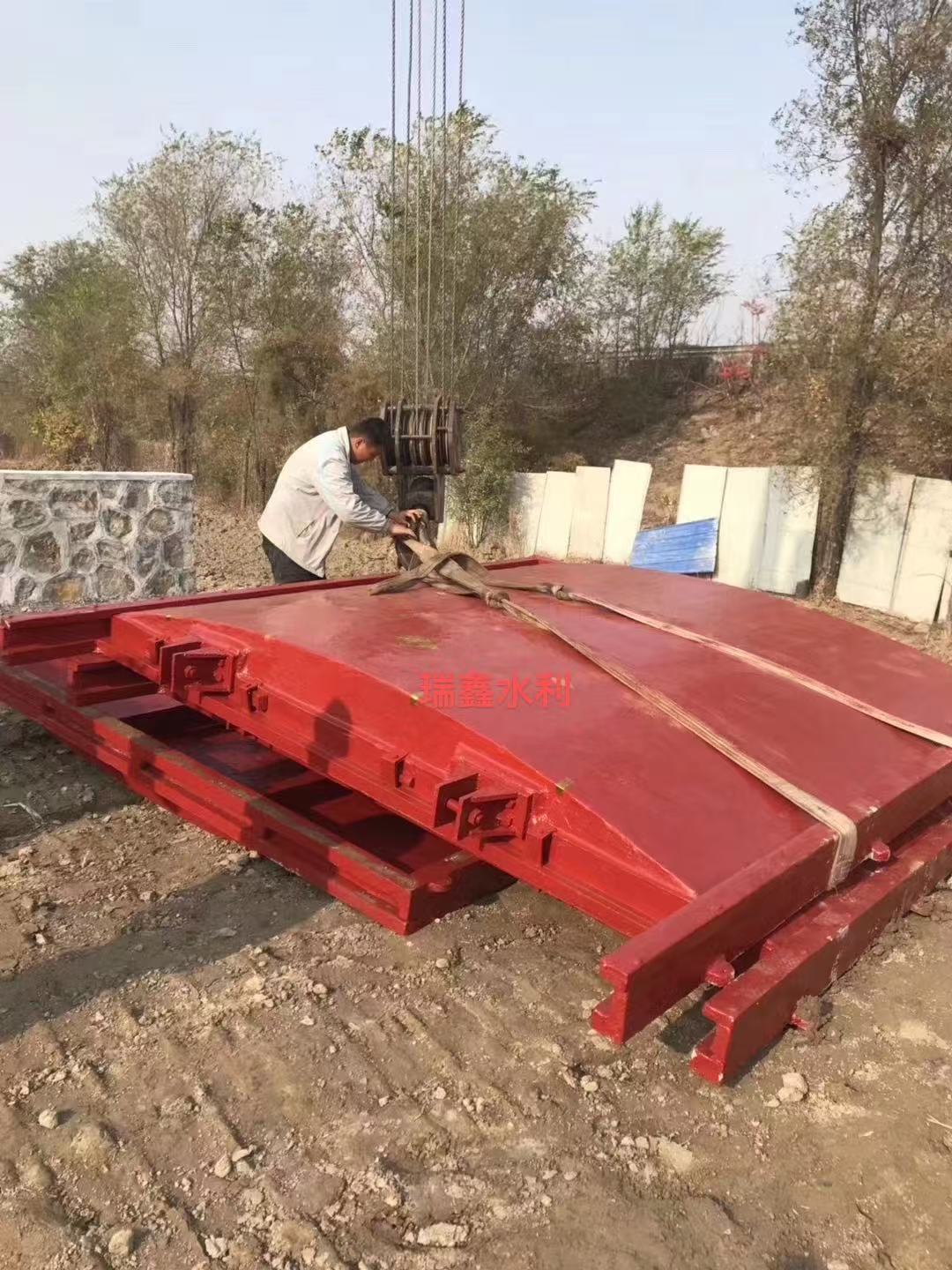 污水处理闸门 拱形铸铁闸门-供应商价格