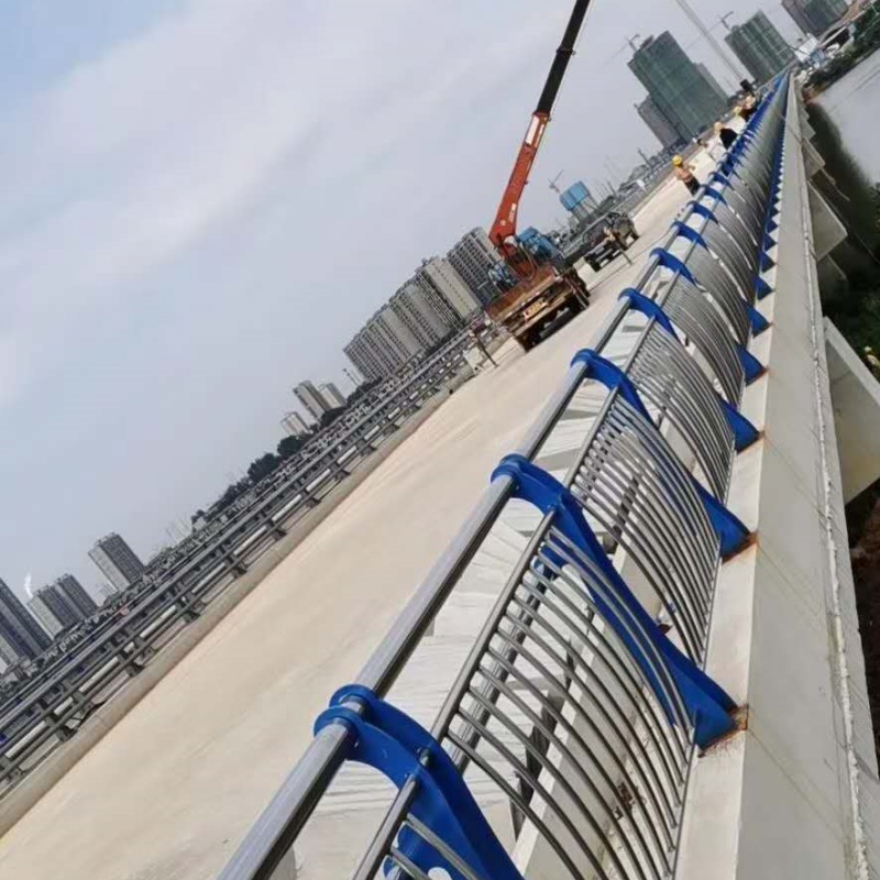 定兴护栏,道路护栏厂家厂家直营