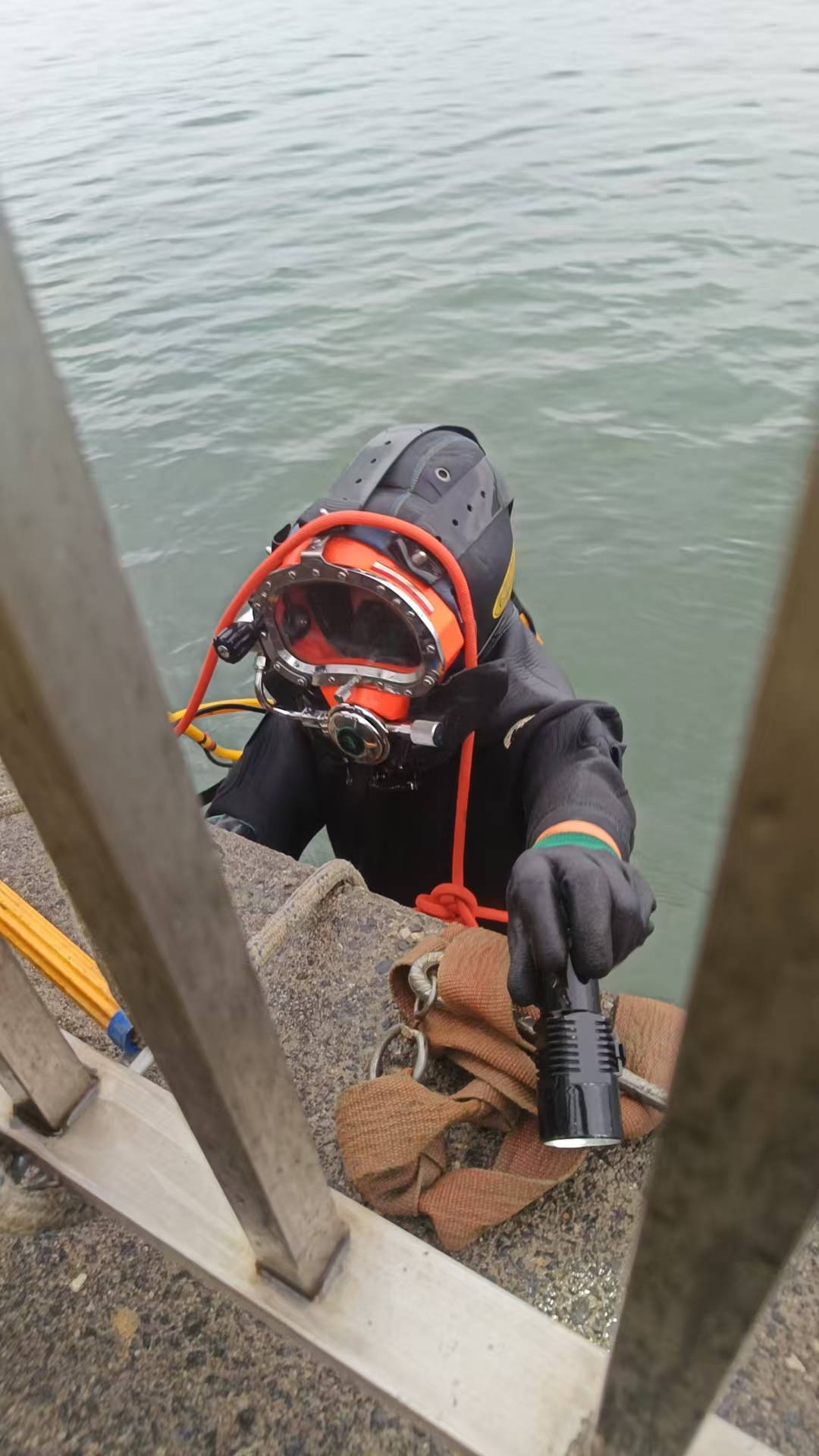 瓦房店水下打捞专业水下堵漏品质保证