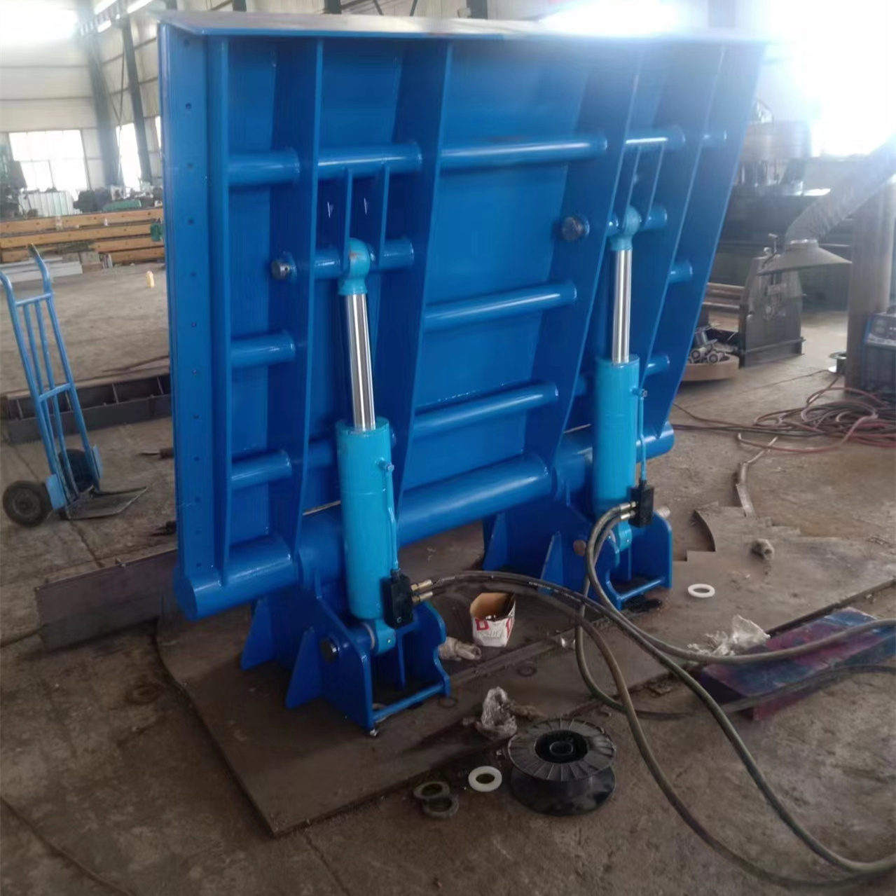 底轴液压钢坝生产厂家同城 本地域货源