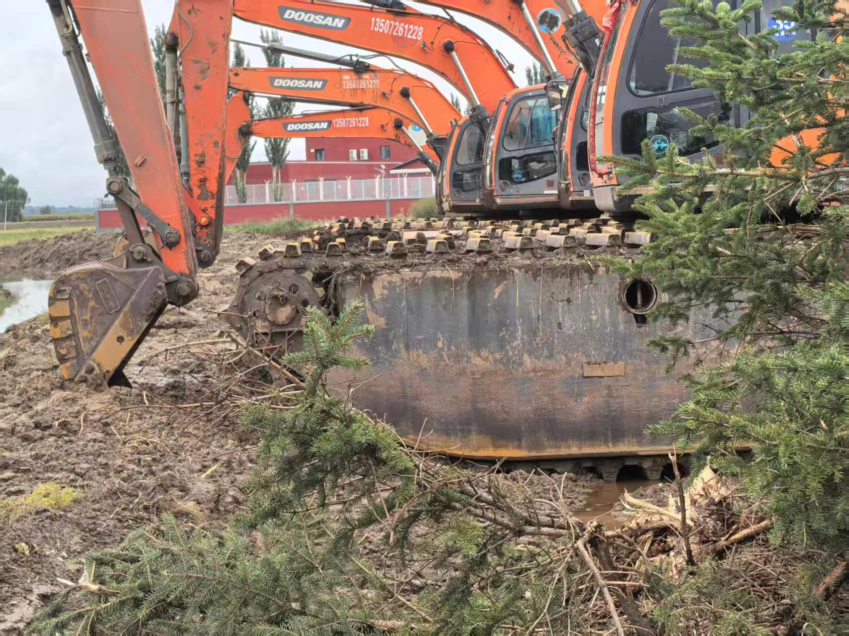 平顶山新华水上挖掘机出租_生产厂家_品质保证