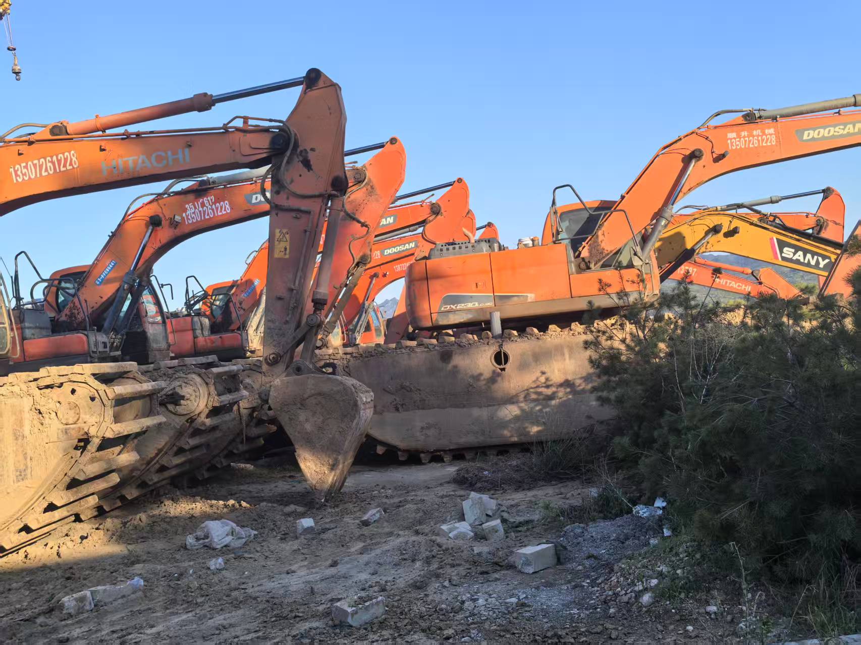 郑州湿地沼泽地挖掘机出租简介