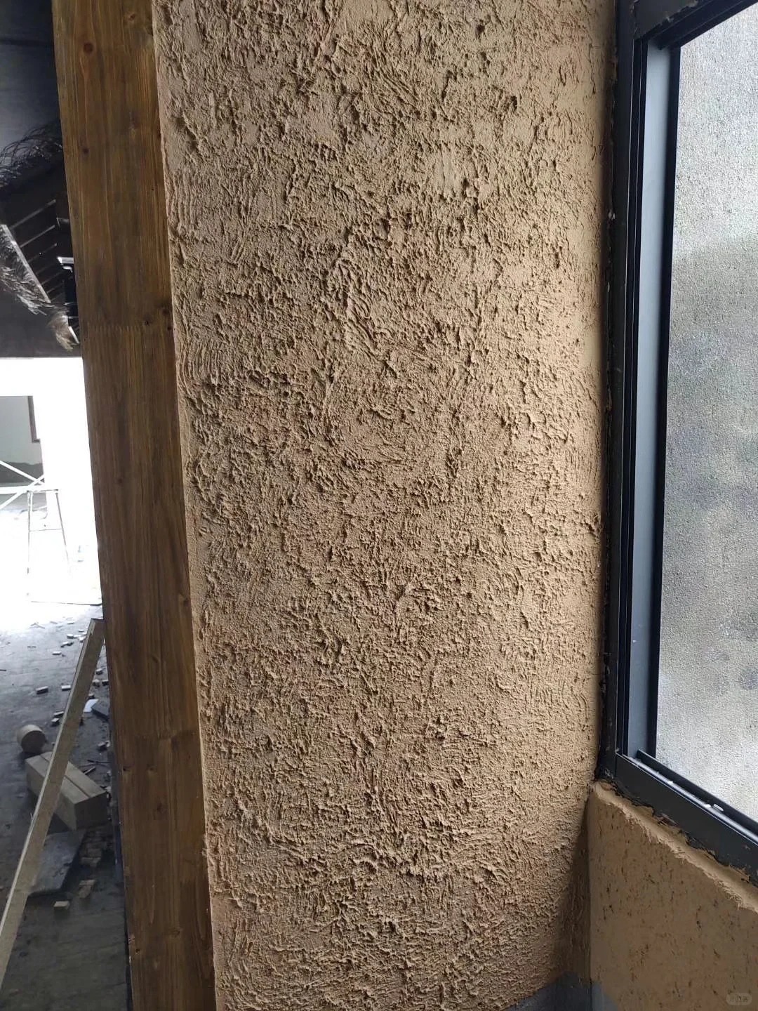 西藏阿里乡村改造，稻草漆厂家，环保涂料，仿夯土肌理漆施工厂家