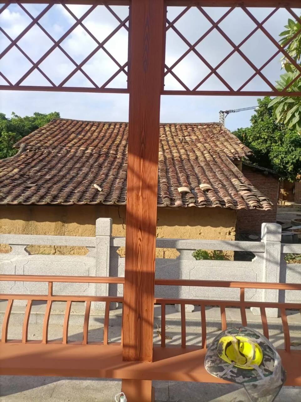 四川自贡栈道护栏木纹漆批发价格#钢结构金属面#凉亭花架#仿古建筑