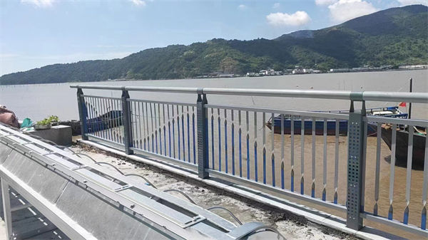 零售广东省广州市番禺区桥梁防撞护栏钢模板