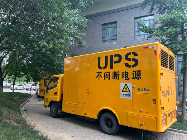 租赁发电机本地商家(50KW-3000KW发电机出租)及时送达