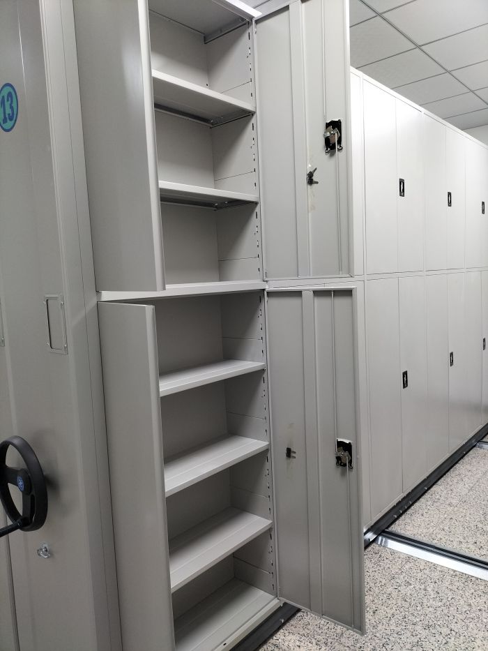 更多咨询【桦平】兴安手动手摇密集架