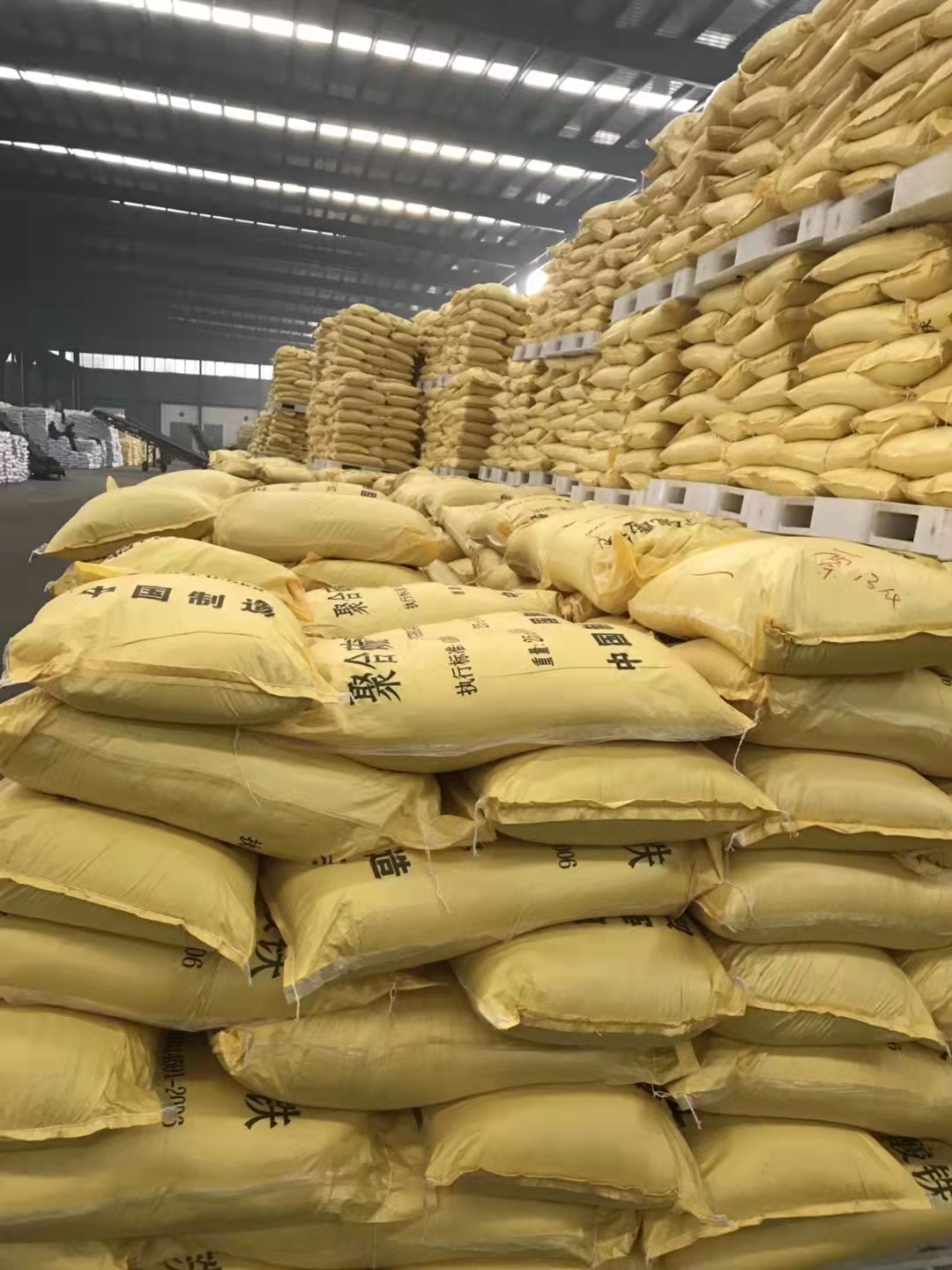 桥东聚合硫酸铁固体聚合硫酸铁一对一为您服务