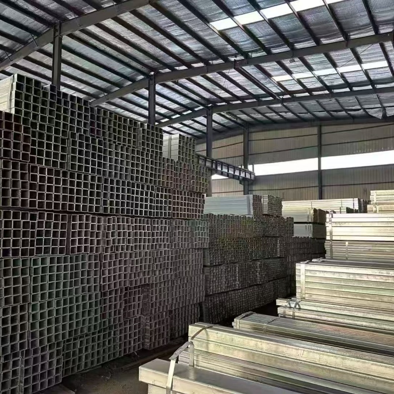 专注镀锌带钢管销售