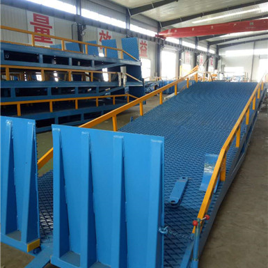 攀枝花登车桥升降货梯工厂直销