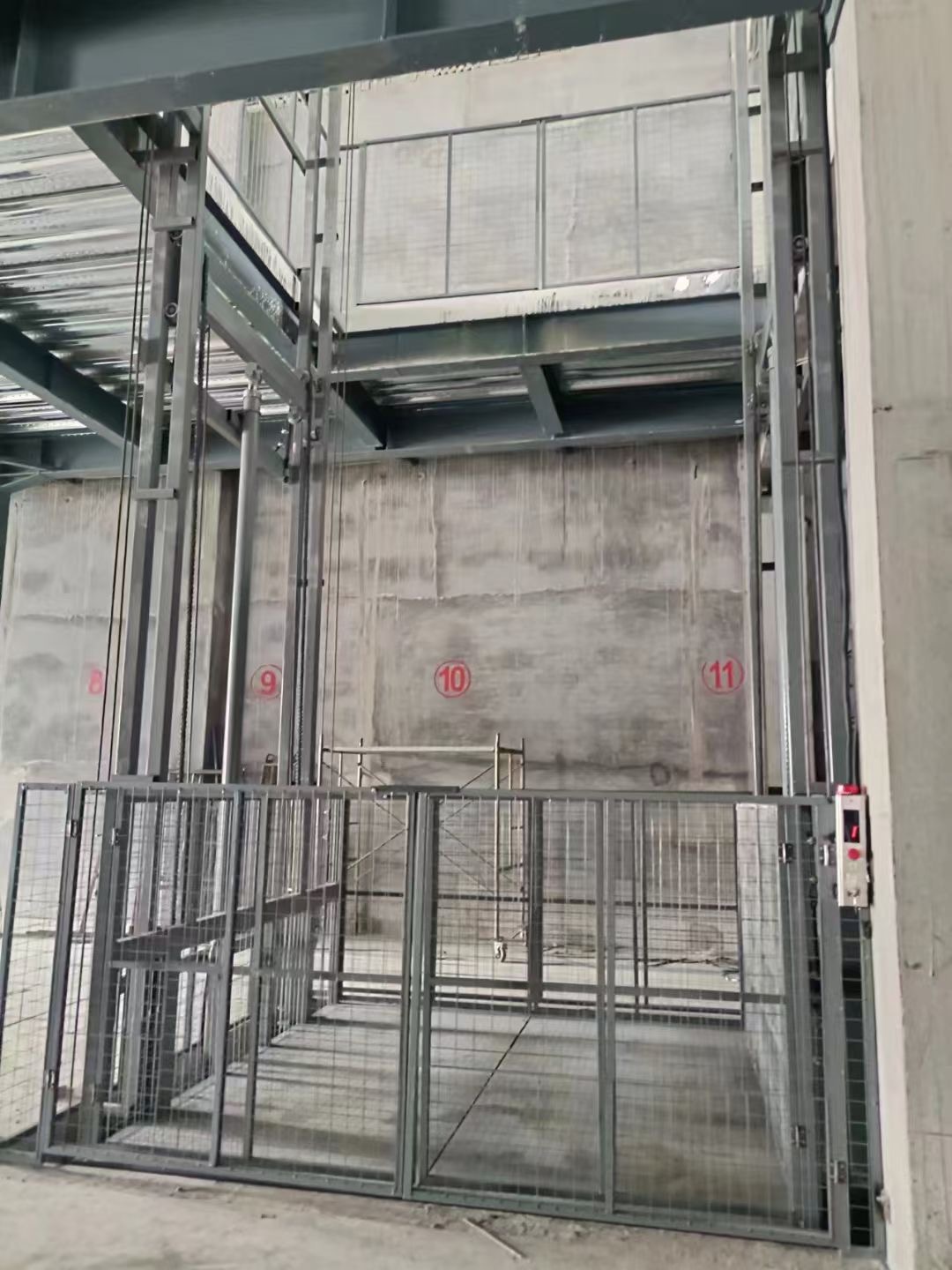 导轨式升降货梯厂家源头厂家供应