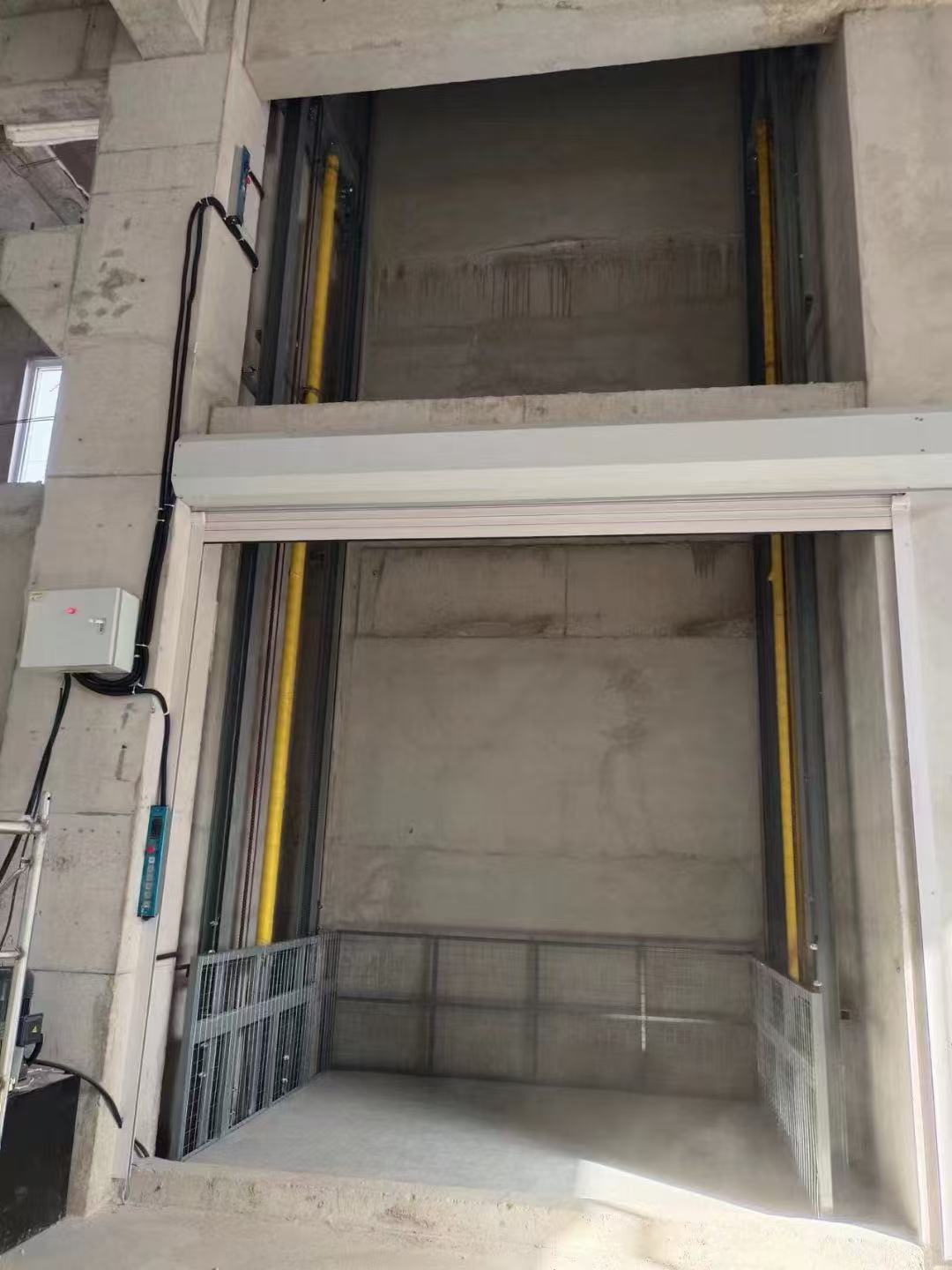 链条导轨式升降货梯厂家直销周边公司