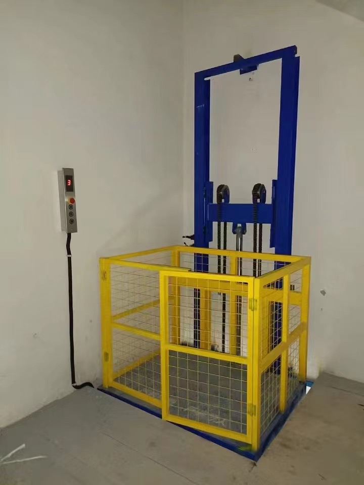 1吨导轨式升降机公司质量牢靠