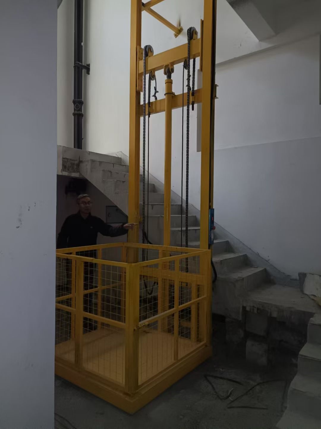 新余自行剪叉升降机厂家