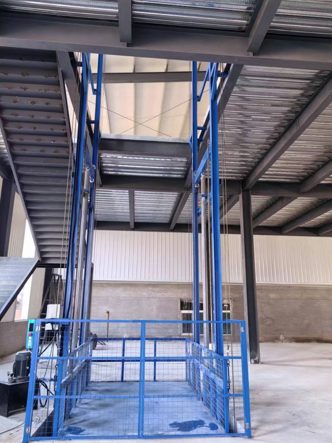 铜川导轨式液压升降机厂家