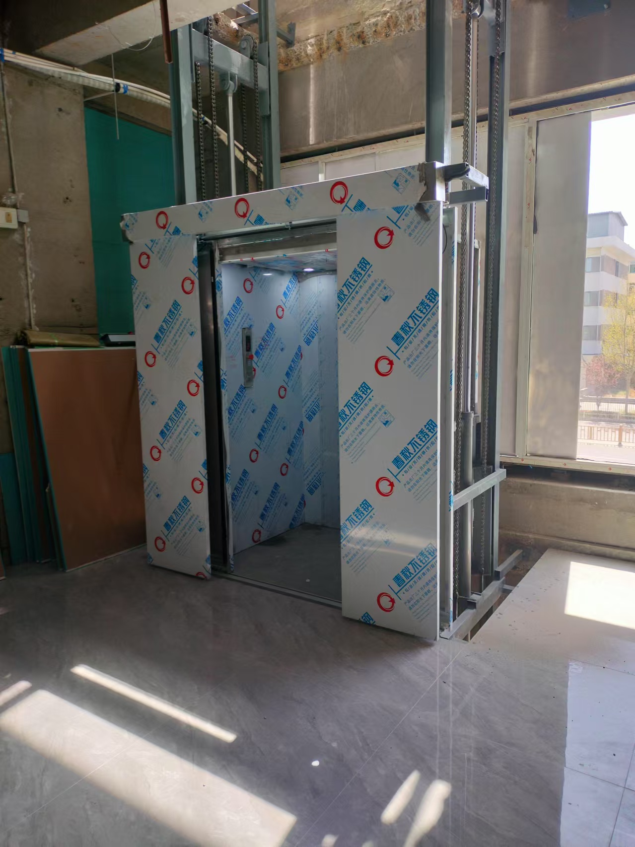 导轨式升降机厂家本地范围厂家