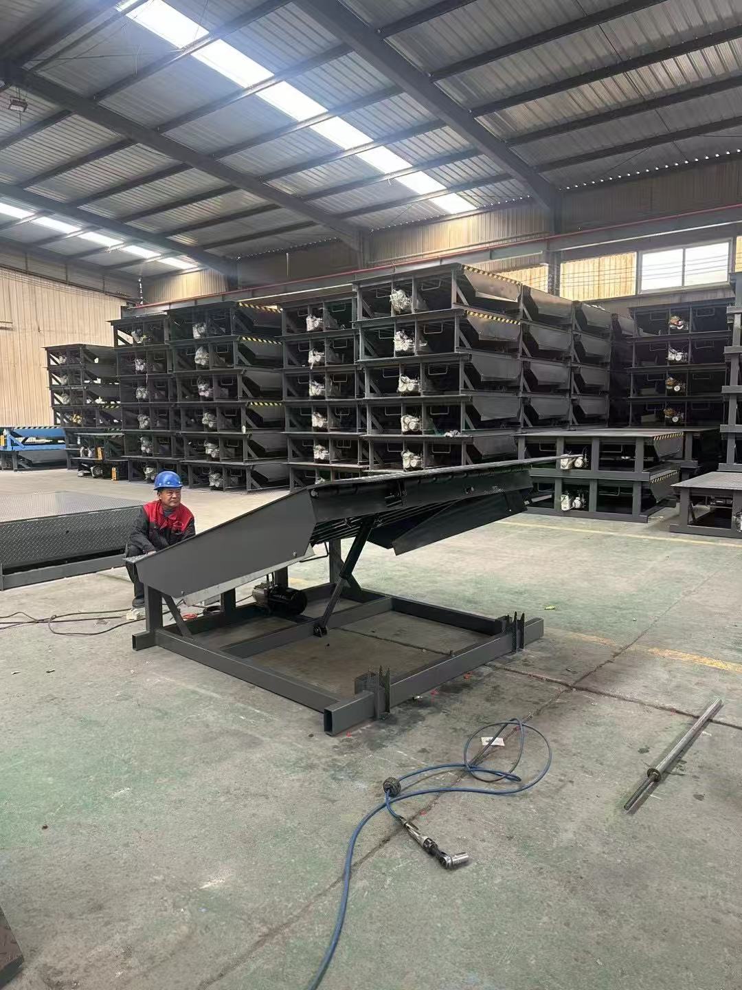 剪叉式液压升降平台报价定金锁价